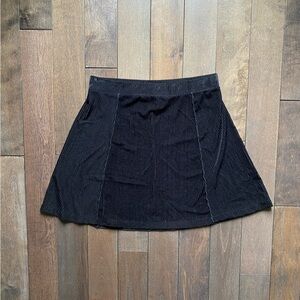 Zara Corduroy Mini Skirt. Size Medium. Black Colour.